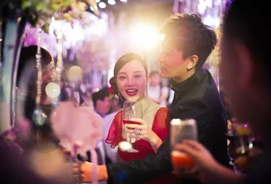 婚宴敬酒时，新娘新郎千万不要做的十件事！